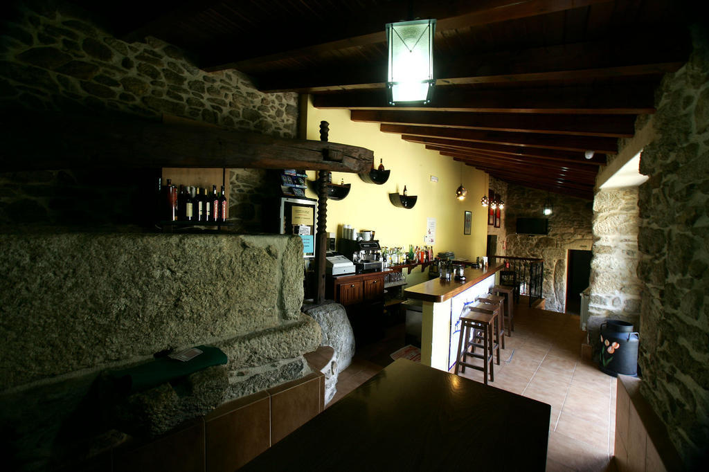 بيت شباب Casa Da Botica A Estrada Os Casares المظهر الخارجي الصورة