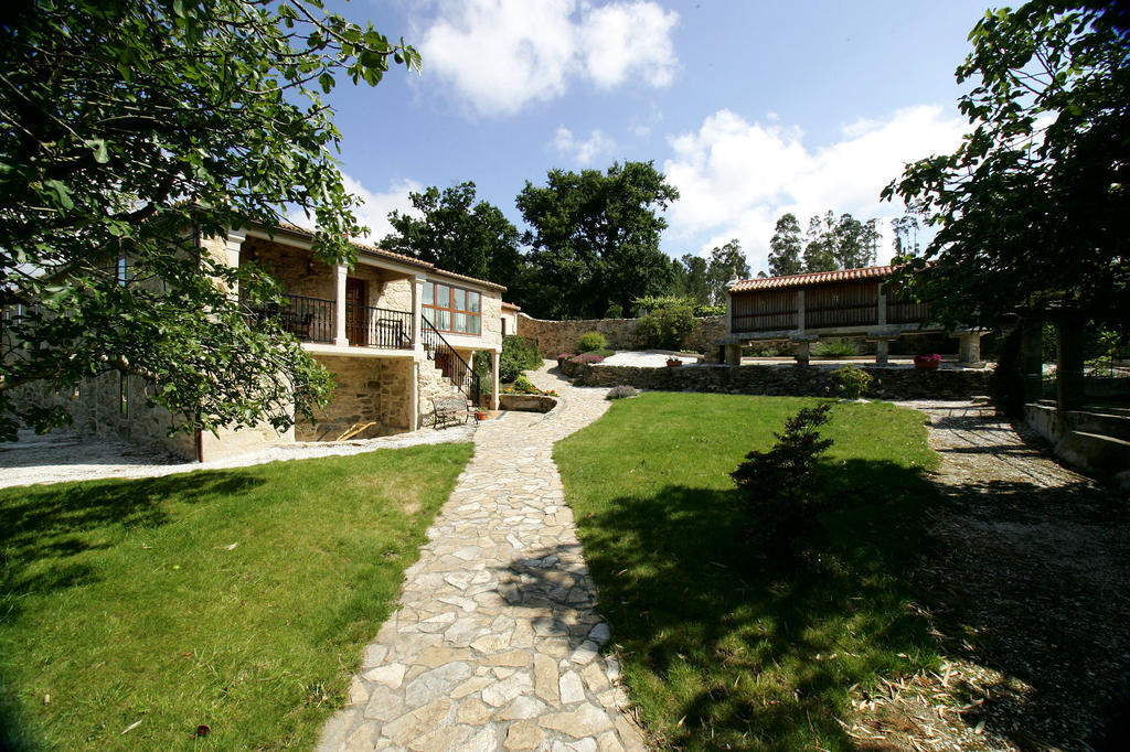 بيت شباب Casa Da Botica A Estrada Os Casares المظهر الخارجي الصورة