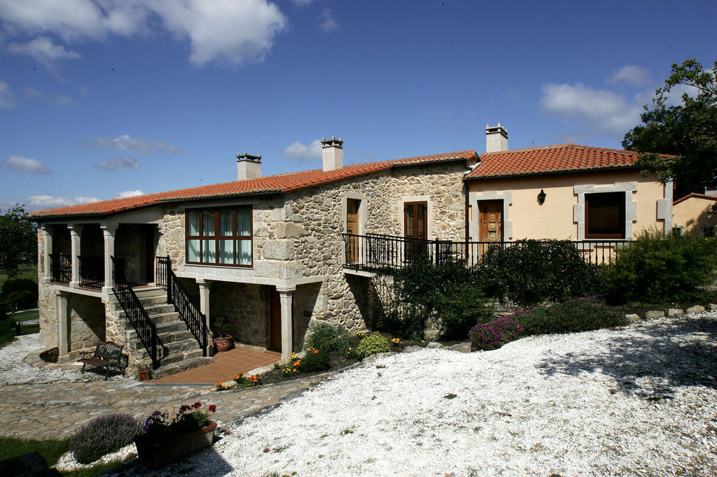 بيت شباب Casa Da Botica A Estrada Os Casares المظهر الخارجي الصورة