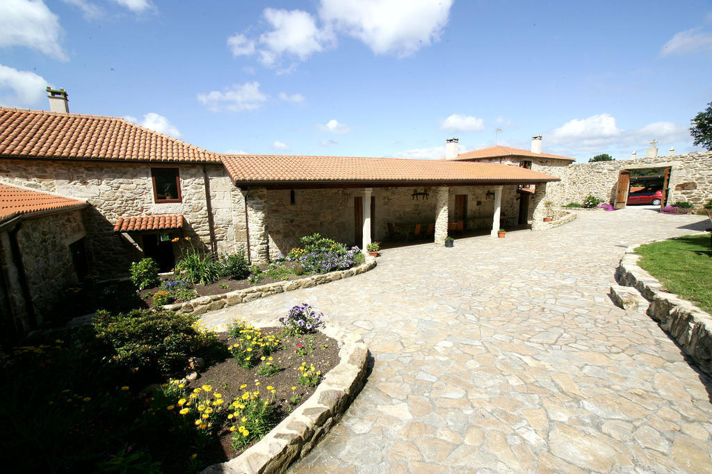 بيت شباب Casa Da Botica A Estrada Os Casares المظهر الخارجي الصورة